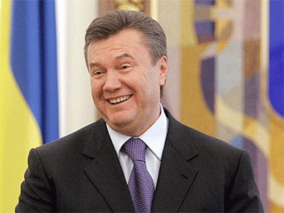 Віктор Янукович сміється