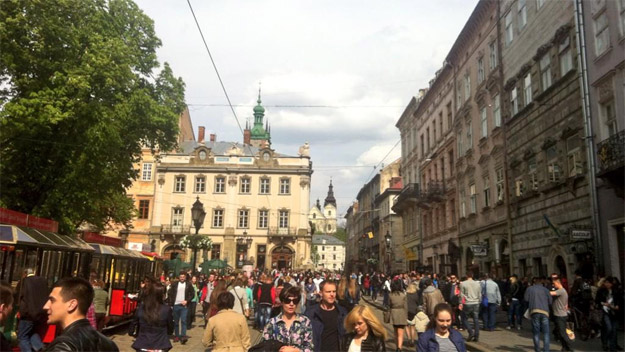 Туристи у Львові